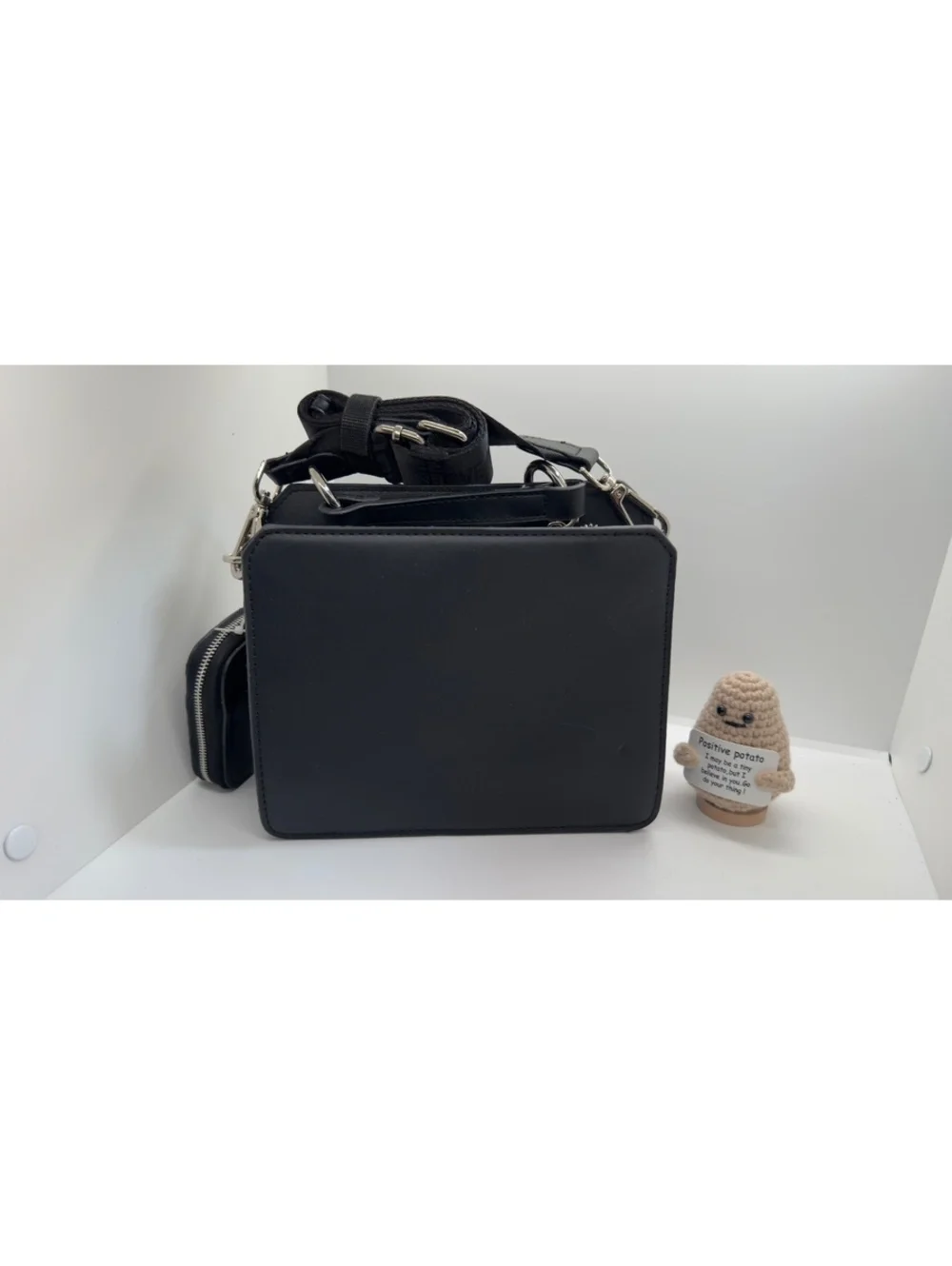 Steve Madden Black Bevelyn Crossbody Purse Bag With Pouch